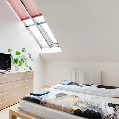Apartmán Attic With Terrace And And Two Bedrooms Praha