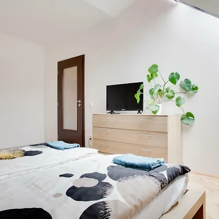 Attic With Terrace And And Two Bedrooms Apartmán