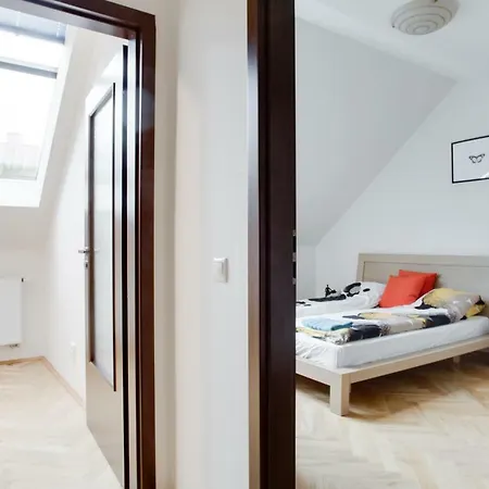 Apartmán Attic With Terrace And And Two Bedrooms Praha