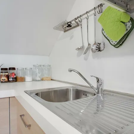 Apartmán Attic With Terrace And And Two Bedrooms